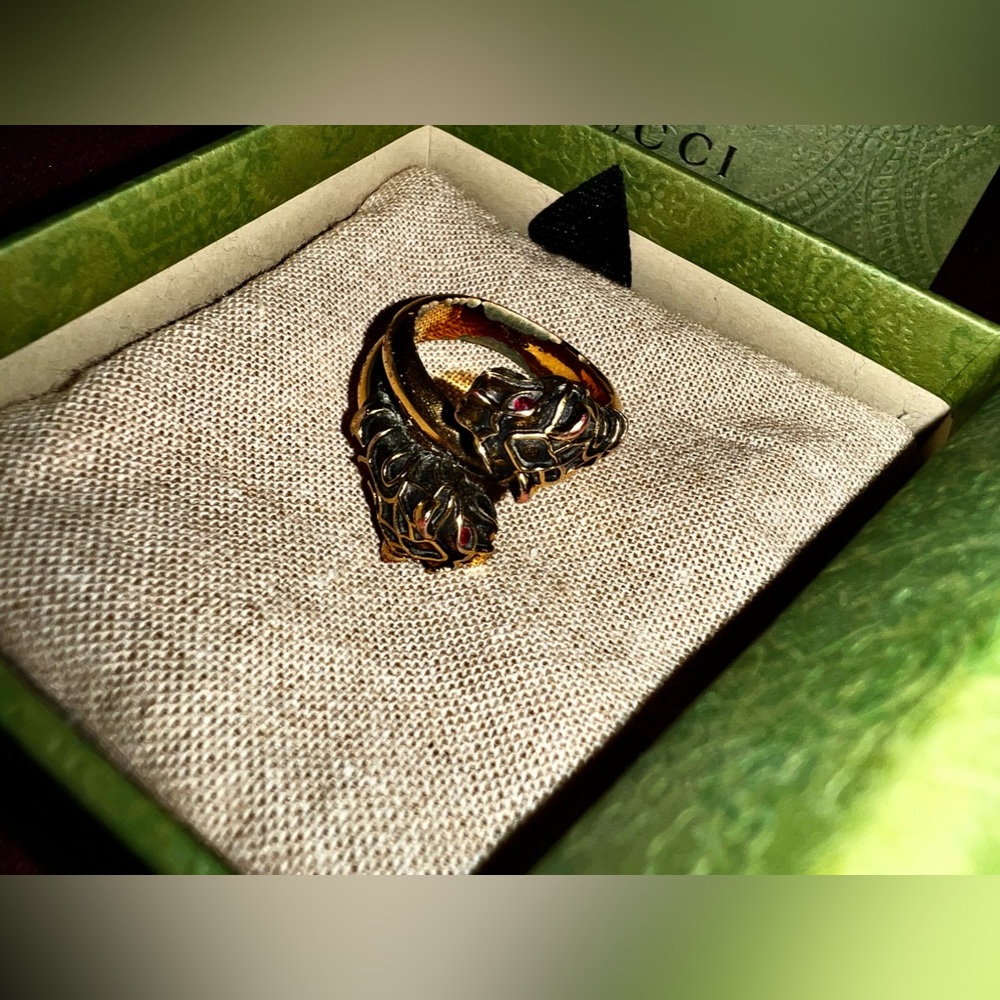 Gucci ‘Twist’ Tiger Head (Red Crystal Eyes) Double Banded Ring - Picture 8 of 13
